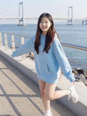 Dahyun, 23, Korean marketing student in Busan by the ocean - date Korean singles