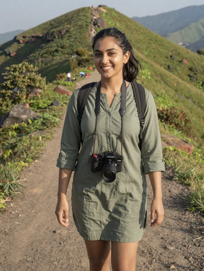 Rabia, 27, Pakistani woman hiking Margalla Hills Islamabad - date Pakistani singles