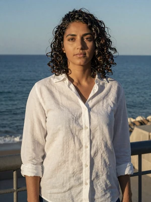 Hala, 32, Jordanian marine biologist in Aqaba - date Jordanian women